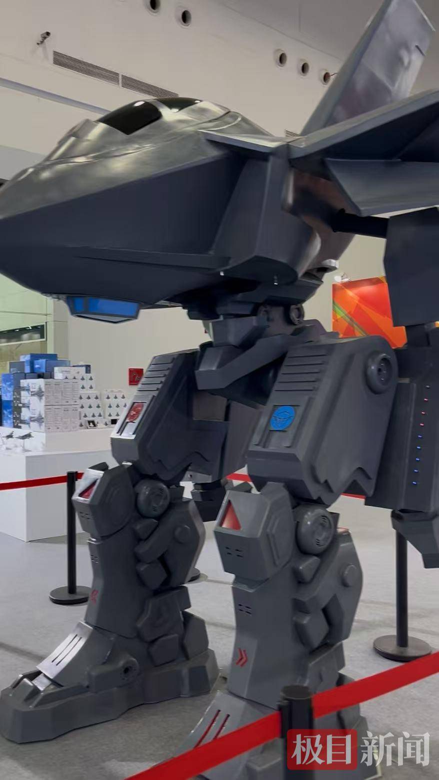 皇冠信用網登2_弹出福建舰皇冠信用網登2，变身“机器人”！歼-35战机机甲重磅亮相