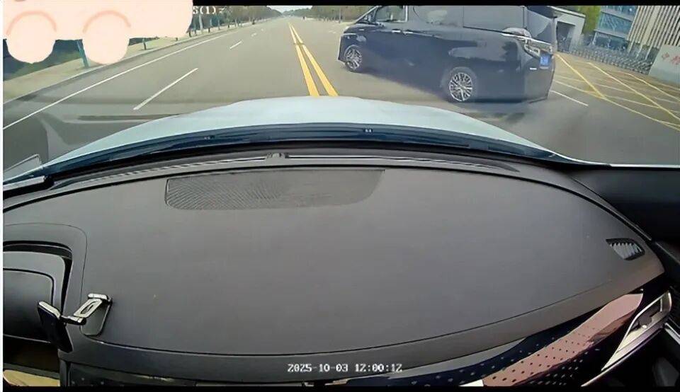 体育皇冠信用网站_网约车女司机遭丰田别车体育皇冠信用网站,男子自称公安局的;临汾交警支队:辖区大队已介入调查